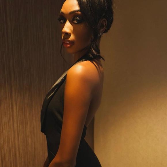 Black Plunge Gown with Satin Lapel - Picture 3 of 3